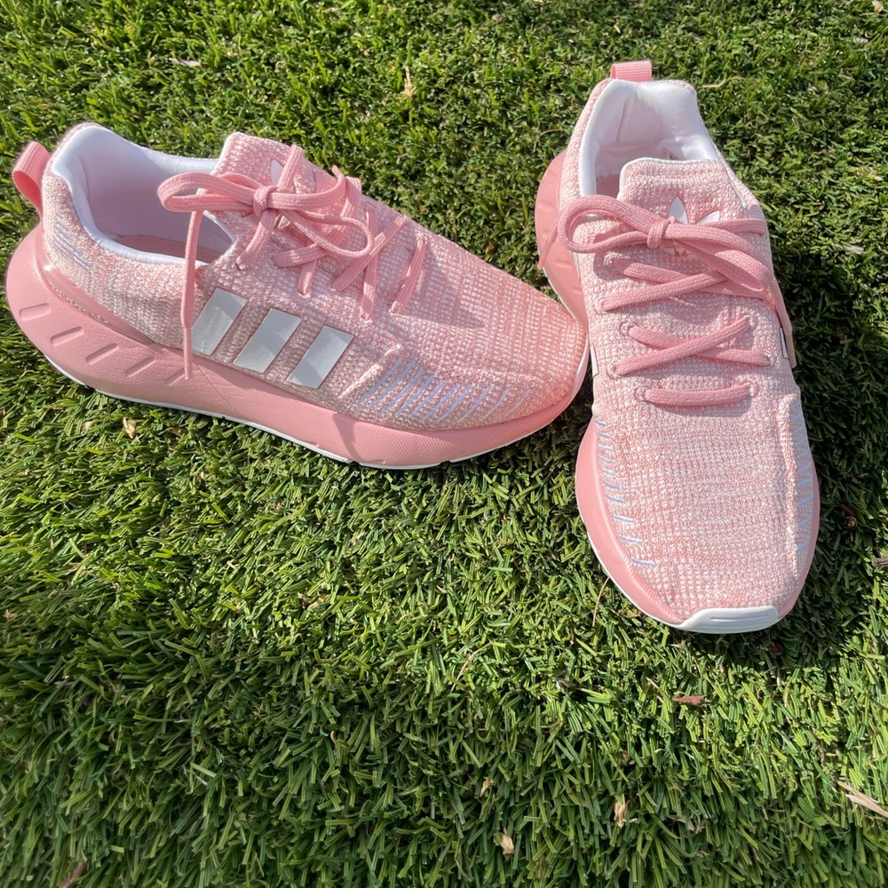 Addidas SWIFT RUN - Picture 2 of 4